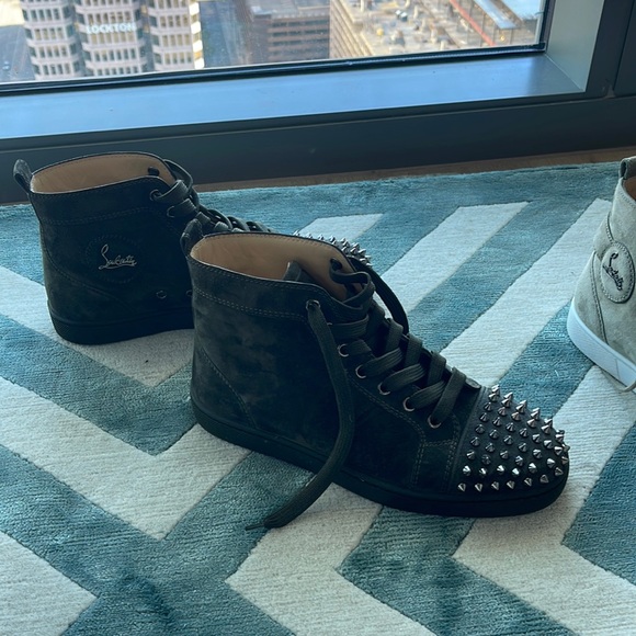 Size 40 in euro szing 7 in men US